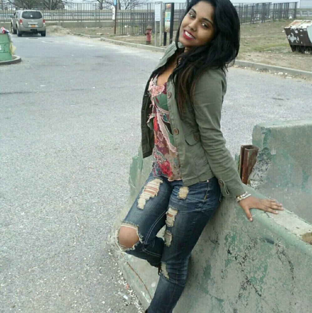 Hey poshers how's your day going so far?